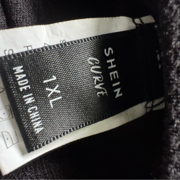 SHEIN Curve 1XL Black Two-Piece Set – Crop Cami Top & High-Waist Leggings - Picture 12 of 12